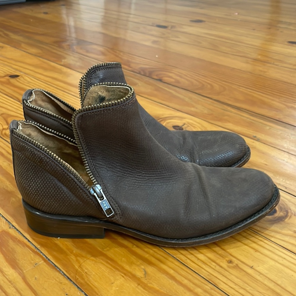 Women’s ankle boots size 7.5
